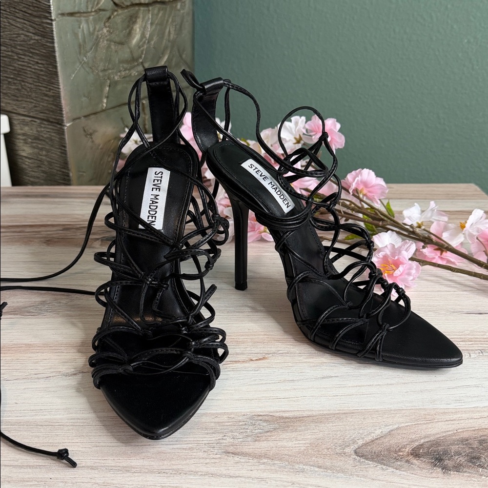 Steve Madden Sonyah Black Lace Up Heels Size 7